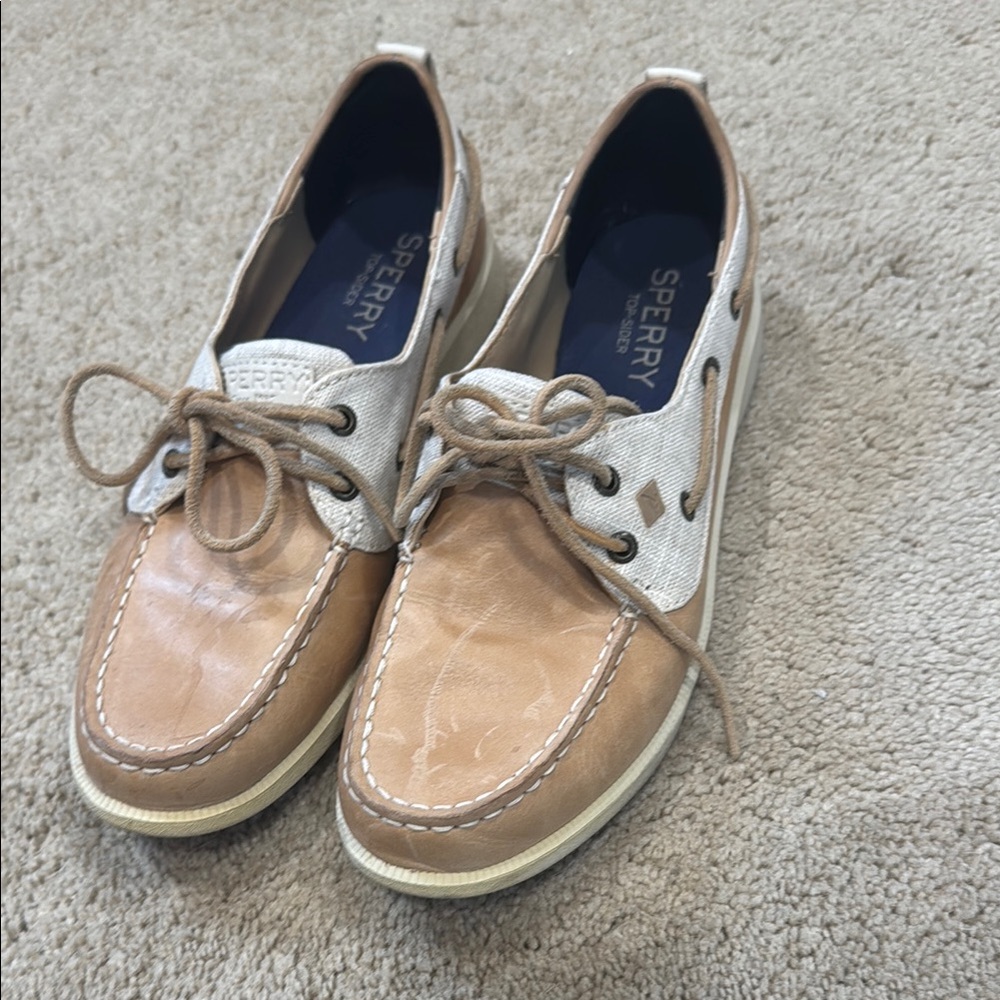 Sperry Women's Tan and White Boat Shoes